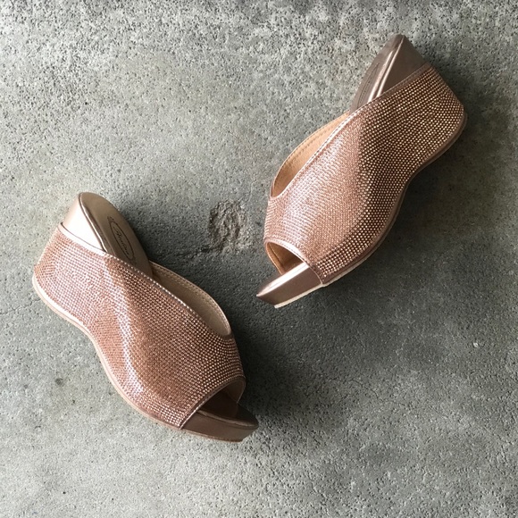 Size 11 Champagne Rhinestone Platform Wedge Sandal - Picture 6 of 8